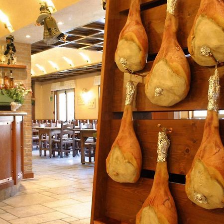 Hotel Willy Gemona del Friuli Eksteriør billede