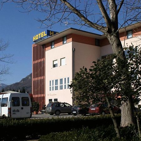 Hotel Willy Gemona del Friuli Eksteriør billede