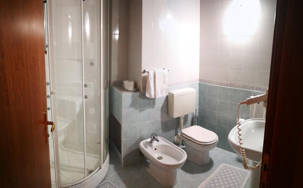 Hotel Willy Gemona del Friuli Eksteriør billede