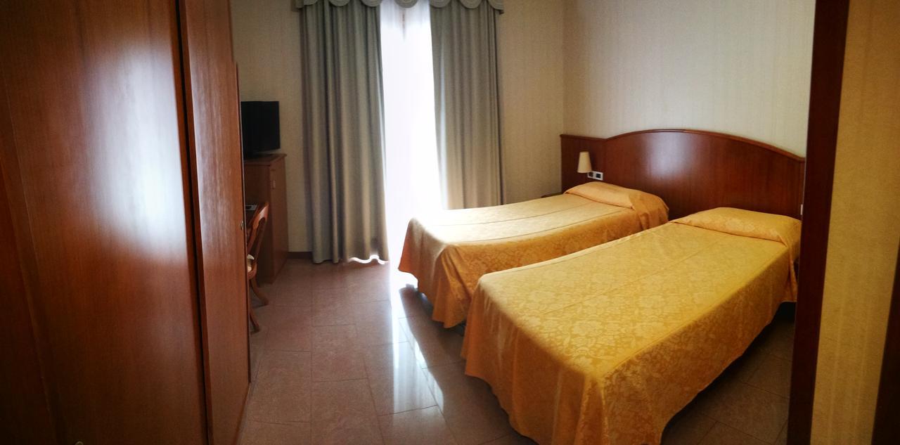 Hotel Willy Gemona del Friuli Eksteriør billede